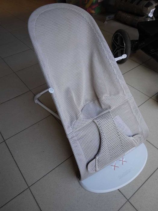 Leżaczek BABYBJORN Bliss Mesh