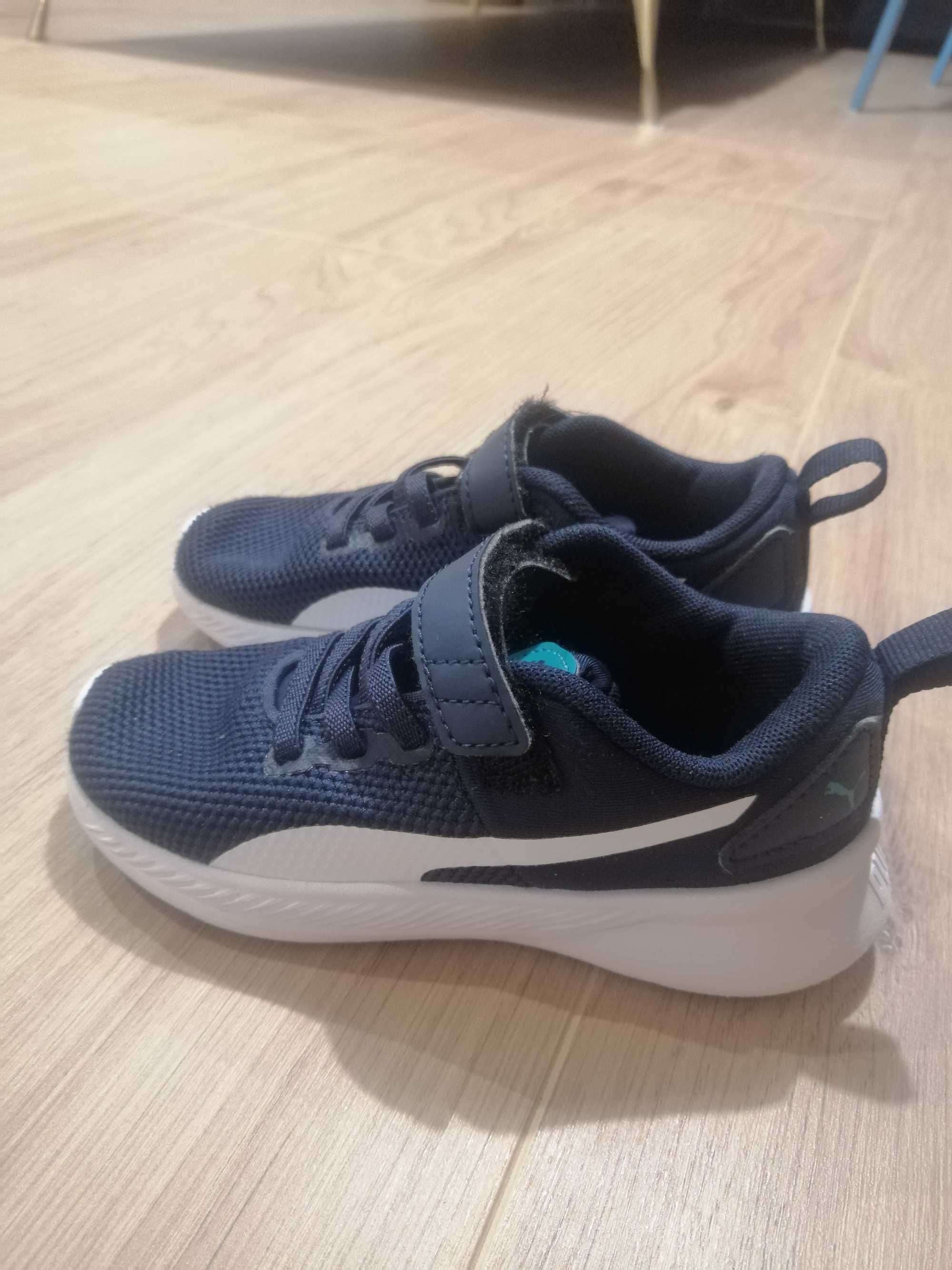 Buty sportowe puma chłopięce roz. 25