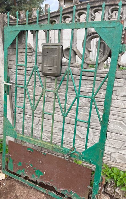 Metalowa brama dwuskrzydłowa + furtka (wysokość: 1,5m)