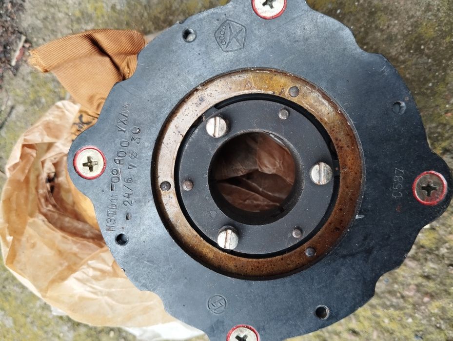 Продам насосы г  бг г  масляные цилиндры новые с литейных машин