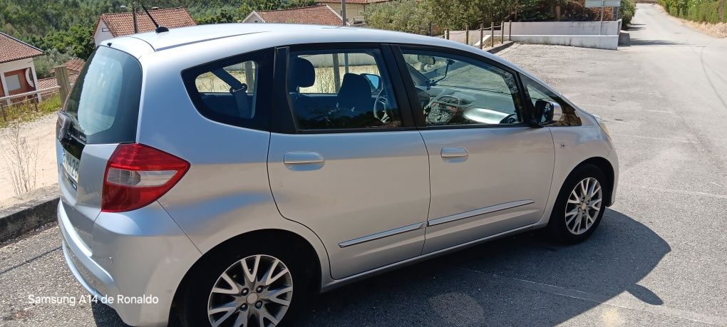 Vendo excelente carro