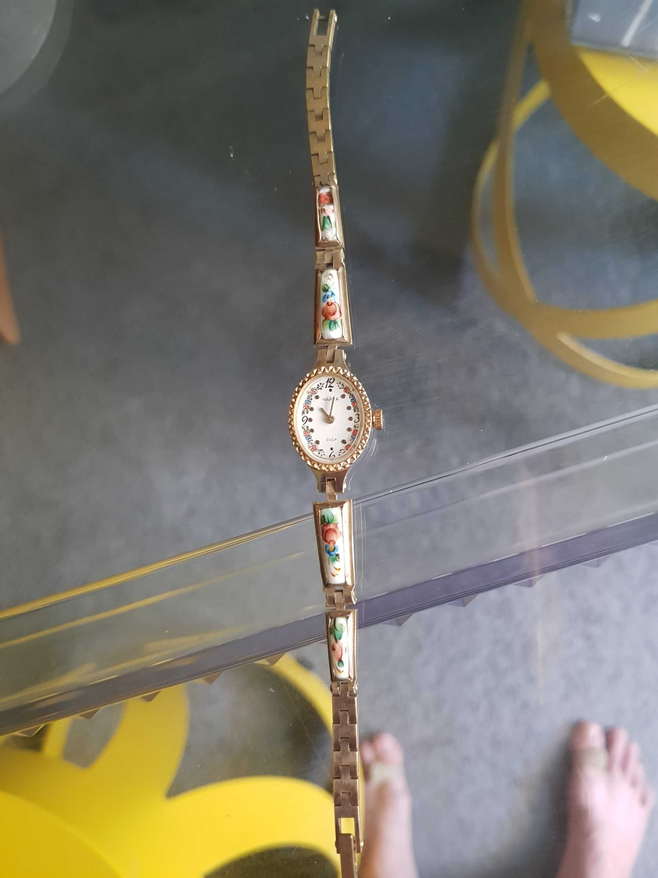 Porcelanowy zegarek yanka