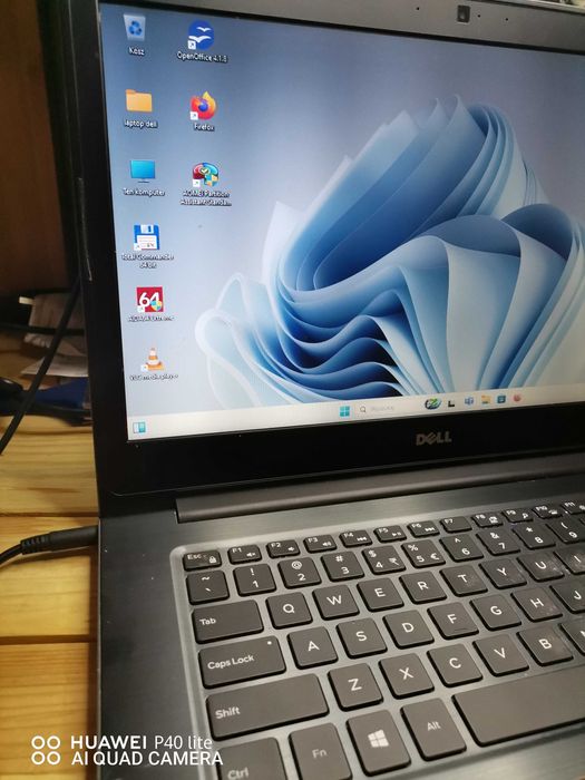 dell 14.1" i3-7gen , 8gb ddr4 , dysk m2 128gb ,win 11pro ,ładowarka
