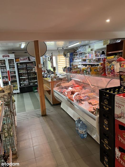 Lokal na sklep lub 2 mieszkania .