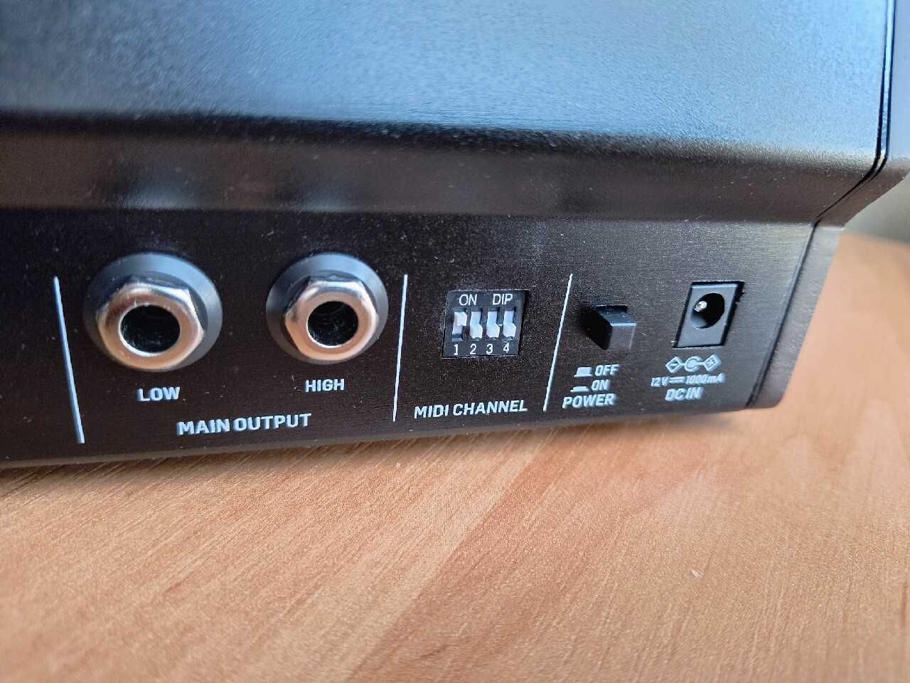 Syntezator Behringer CAT