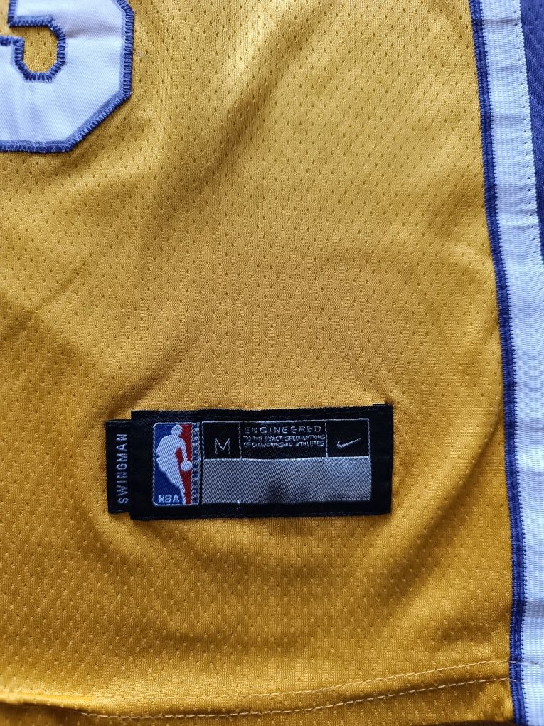Koszulka Nike - LA Lakers. LeBron James róż. M 8-10 lat