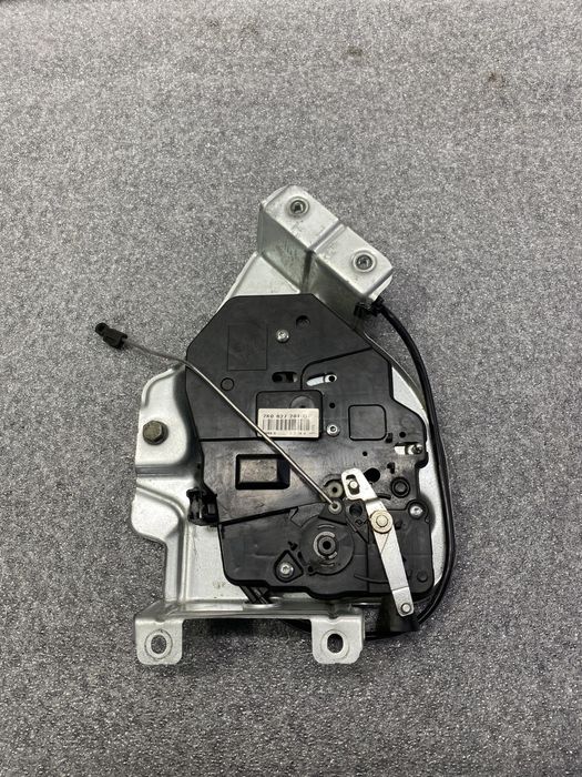 Замок задньої дверки Volkswagen Caddy Фольксваген Каді розборка