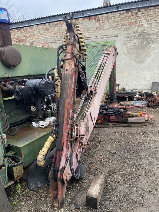 Кран-маніпулятор для лісу