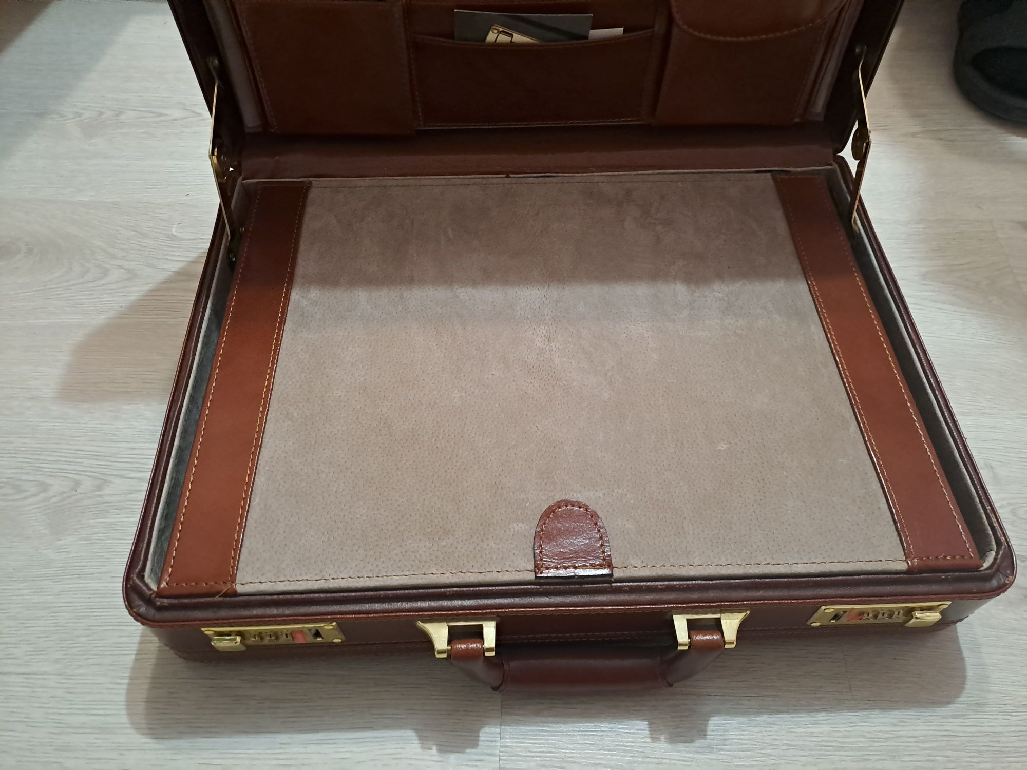 Шкіряний дипломат  Genuine leather
