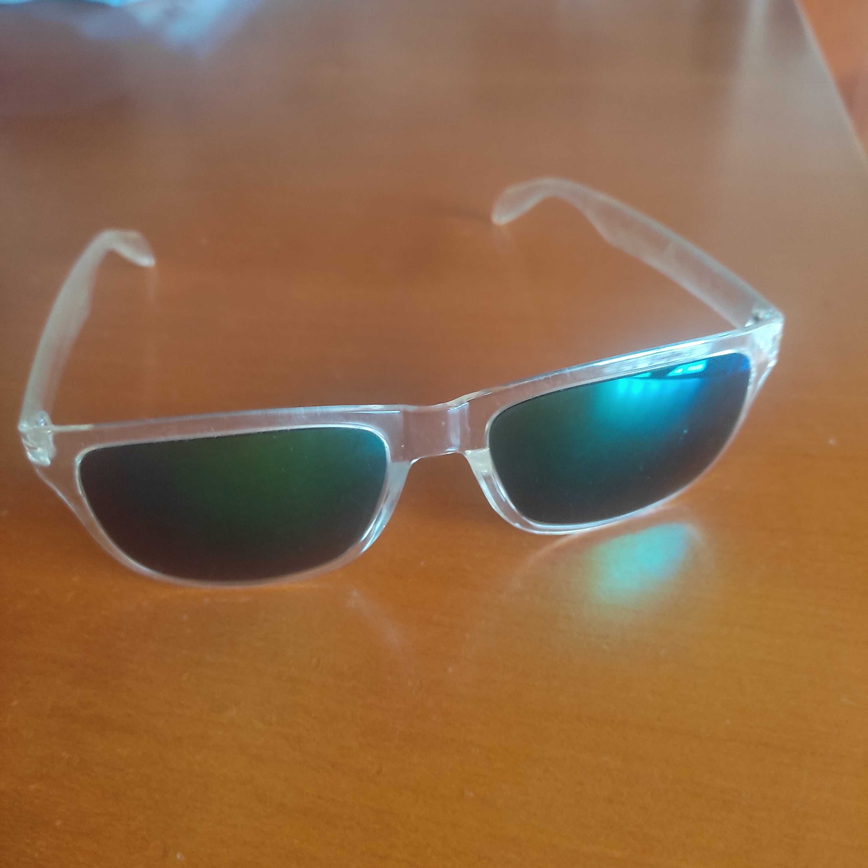 Óculos de sol espelhados
