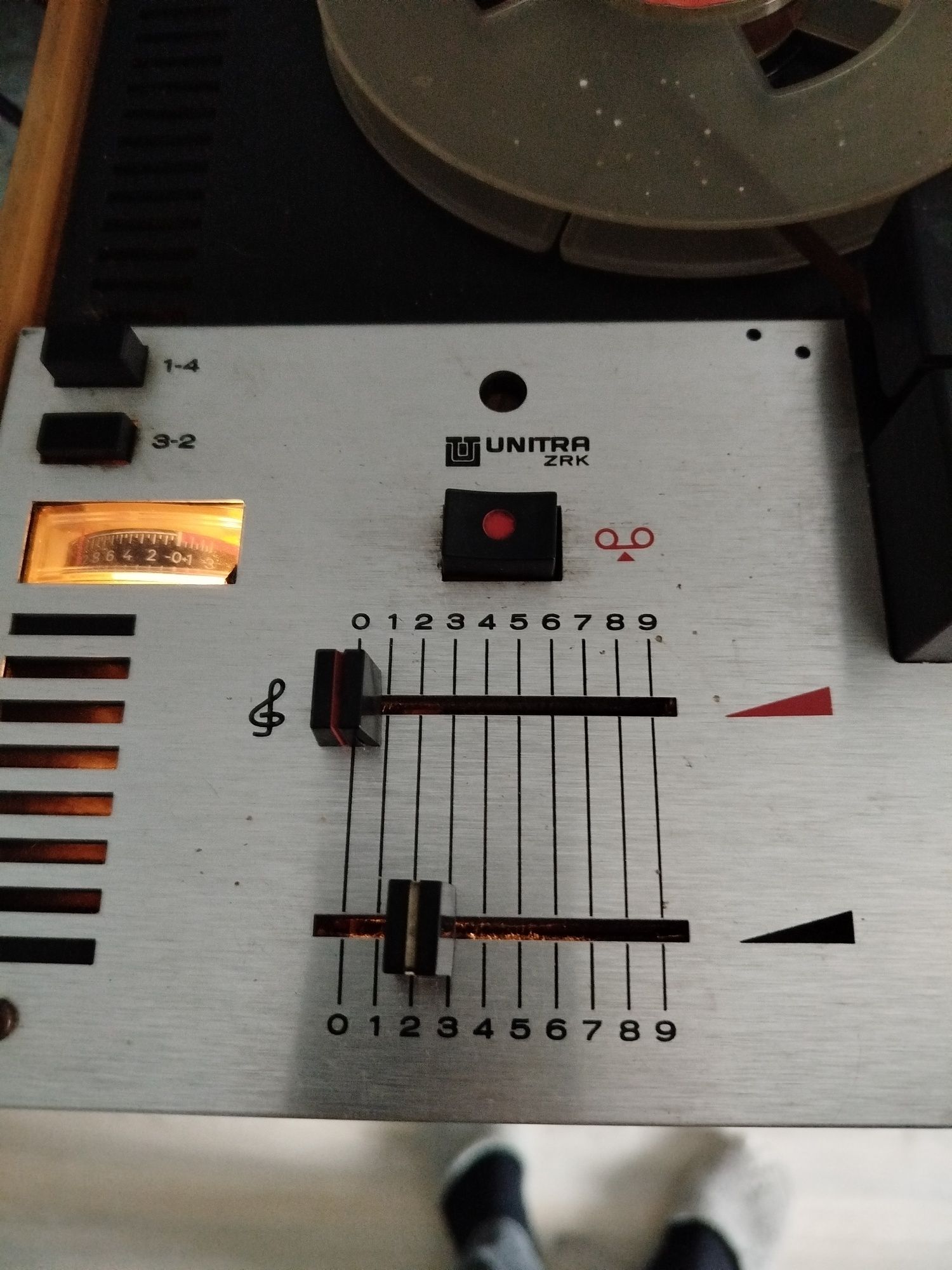 Magnetofon szpulowy ZK-147