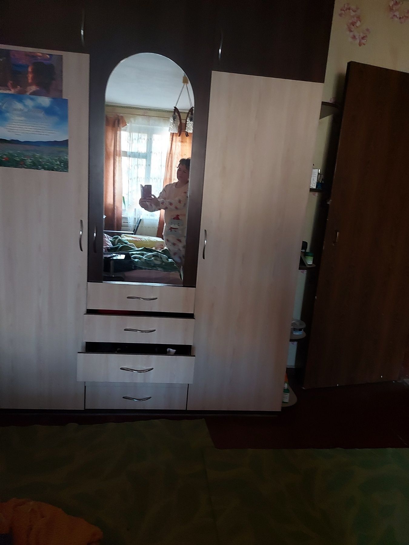 Продам шкаф в ідеальному стані