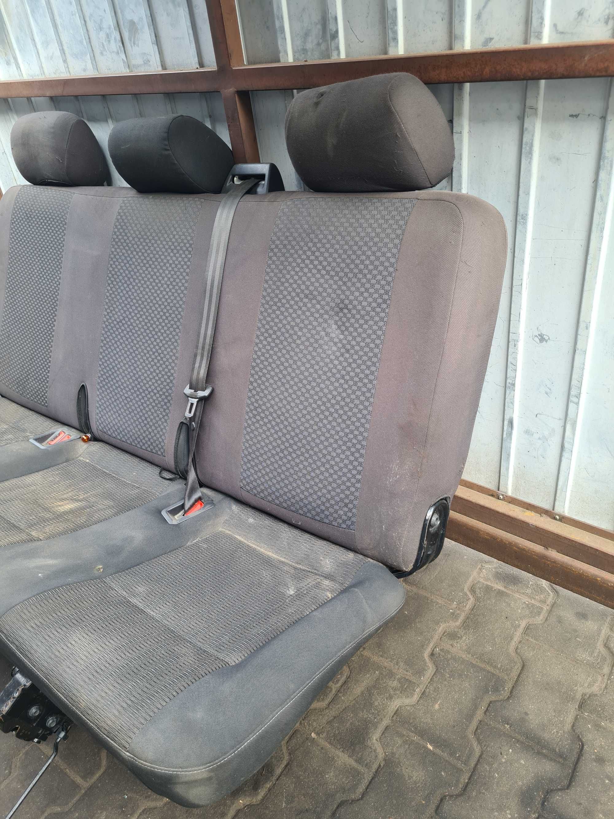 VW T6 Caravelle kanapa tył 3 rząd T5