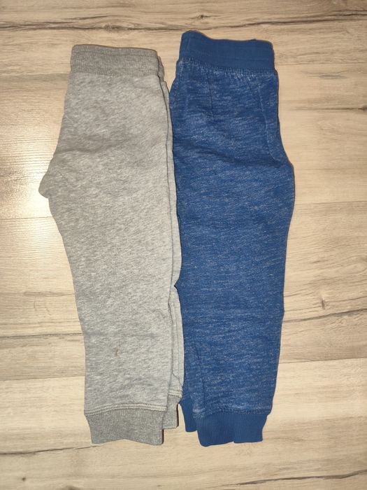 Zestaw spodni dresowych 86 92