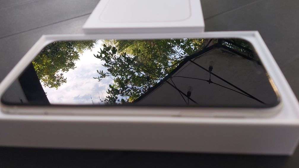 IPhone 11, 64gb, biały.