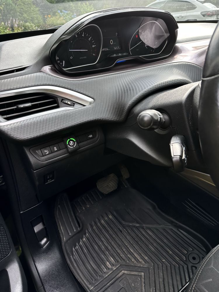 Peugeot 2008 1.6 benzyna + gaz, hak, automat, świetny stan