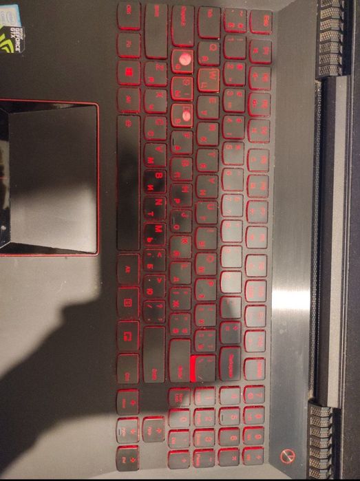 Lenovo legion y520 на і7, 16 RAM 
Екран: full hd 1920*1080 
Про