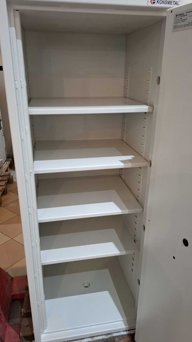 Sejf kasa pancerna Konsmetal KP 150, III klasa odporności, 715 kg