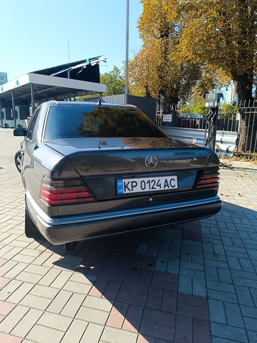 Мercedes-Benz 124
