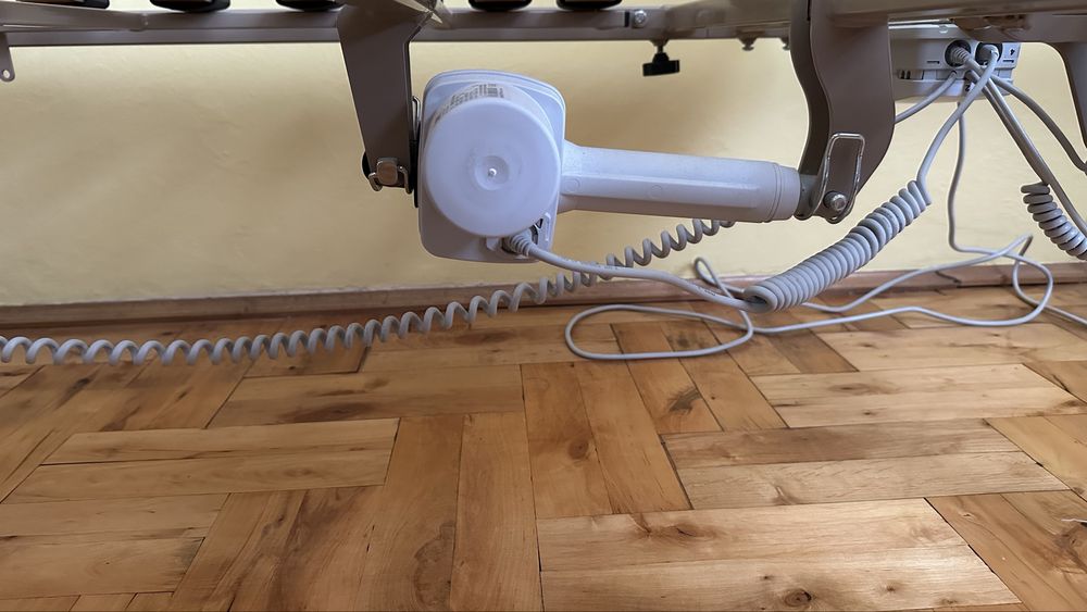 Łóżko rehabilitacyjne elektryczne Vermeiren CLUB VARIO D z materacem