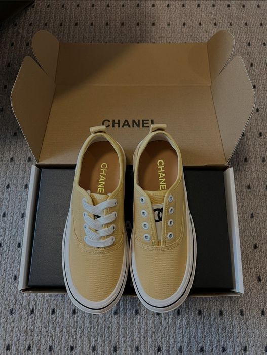 Chanel retro sneakers – wersja canvas w stylu akademickim