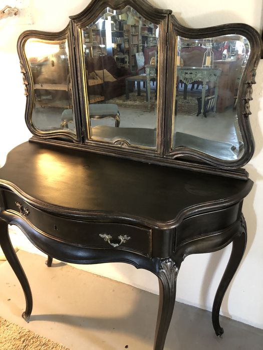 Conjunto Queen Anne, aparador, espelho , banqueta, cadeira, mesas