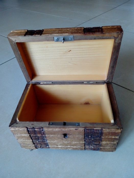 Kolekcje skrzynka kufer kuferek mały pudełko pudełeczko pojemnik