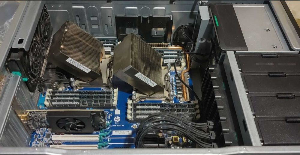 Продам дві робочі станції HP Z820 (ціна за дві)