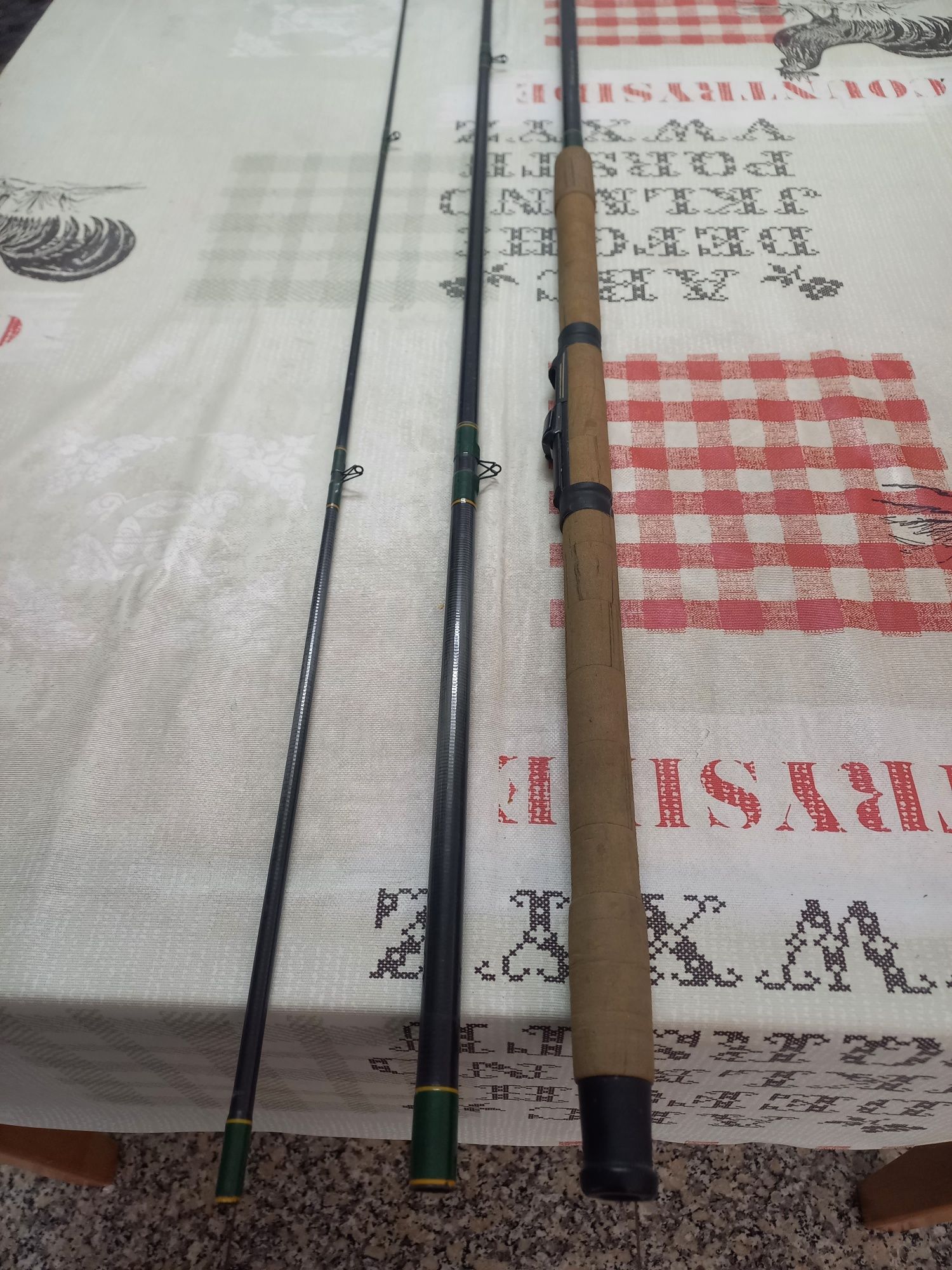 Cana de pesca  à  inglesa  de 3.90 da marca SILSTAR  em ótimo  estado