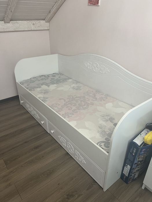 Комплект меблів в дитячу кімнату б/у