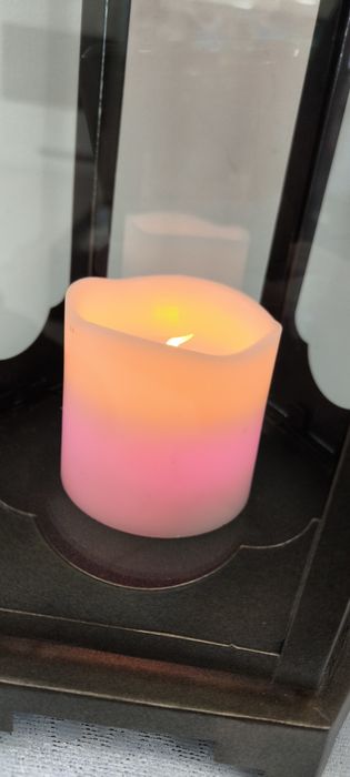 Unikatowy piękny duży lampion ażurowy ze świecą zmieniającą kolory