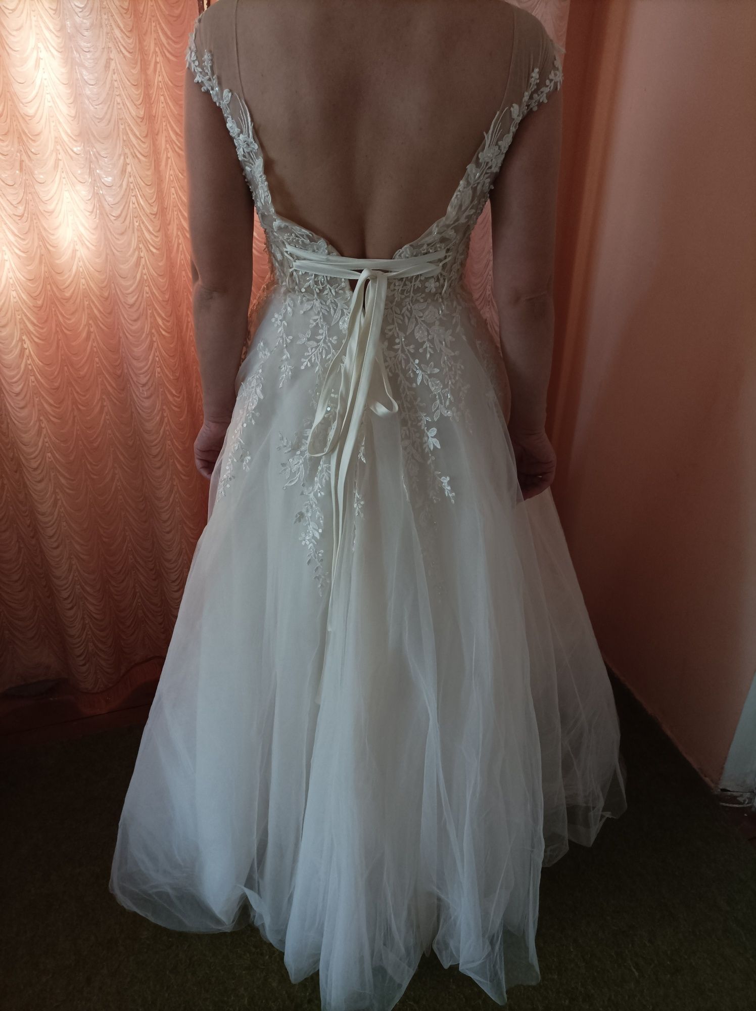 Весільна сукня 42 р