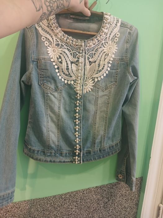 Джинсова куртка.