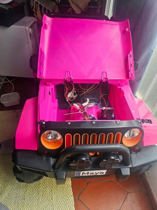 Carro geep eletrico de crianca