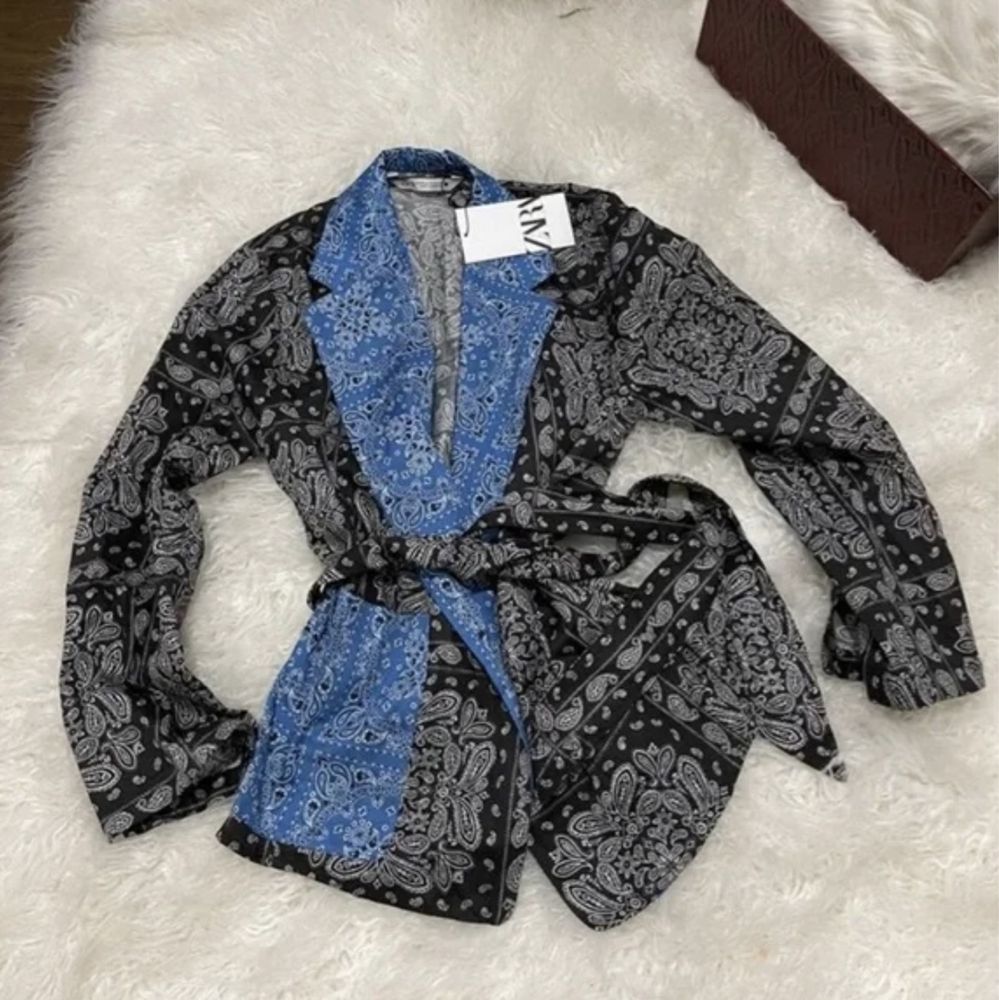 Новый костюм Zara в пижамном стиле / кимоно