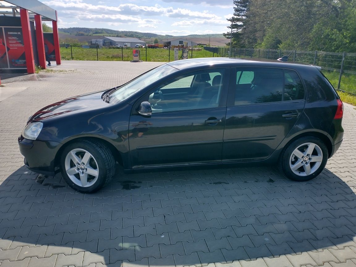 Volkswagen Golf V 2.0 tdi rok 2007