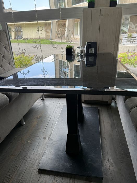 Меблі для кафе. Дивани і Столи