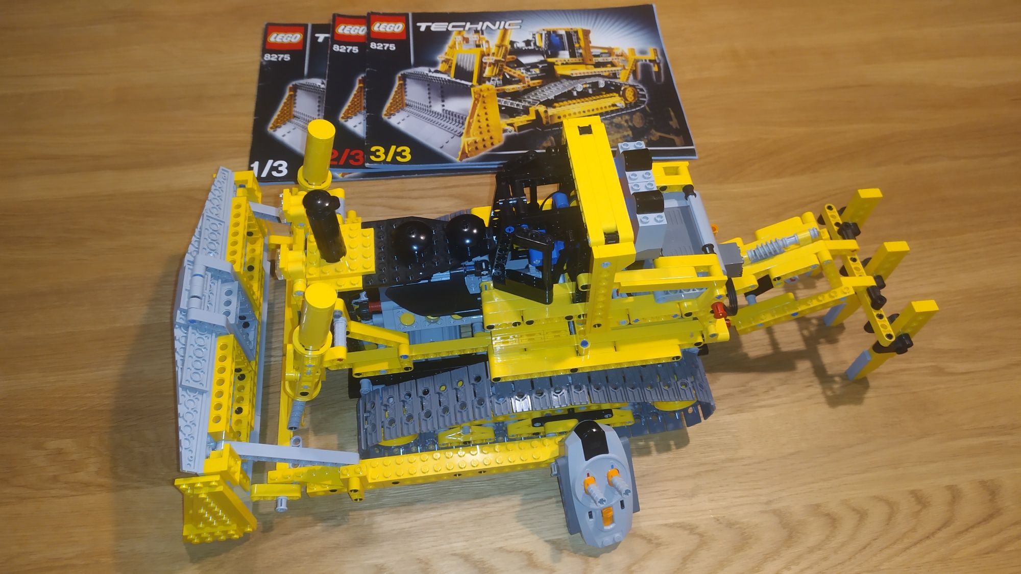 Lego Technic 8275 Motorized Bulldozer, zestaw z 2007r.