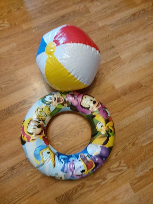 Надувной круг и мяч для детей