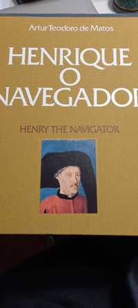 Livro dos CTT com selos- Henrique o Navegador