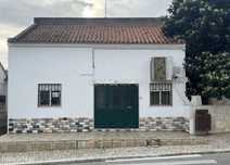Café/Restaurante/Habitação, a poucos minutos de Vila Viçosa.