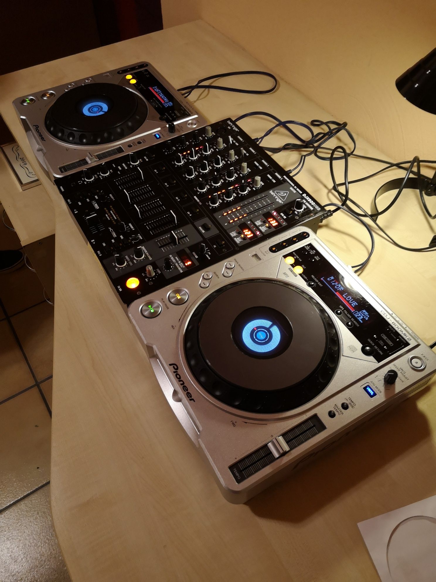 Konsola djm 500/600/750/800/850/ 2 x CDJ 800MKII Behringer djx 900 USB