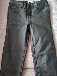 Spodnie czarne woskowane Reserved 122 wiskoza elastyczne