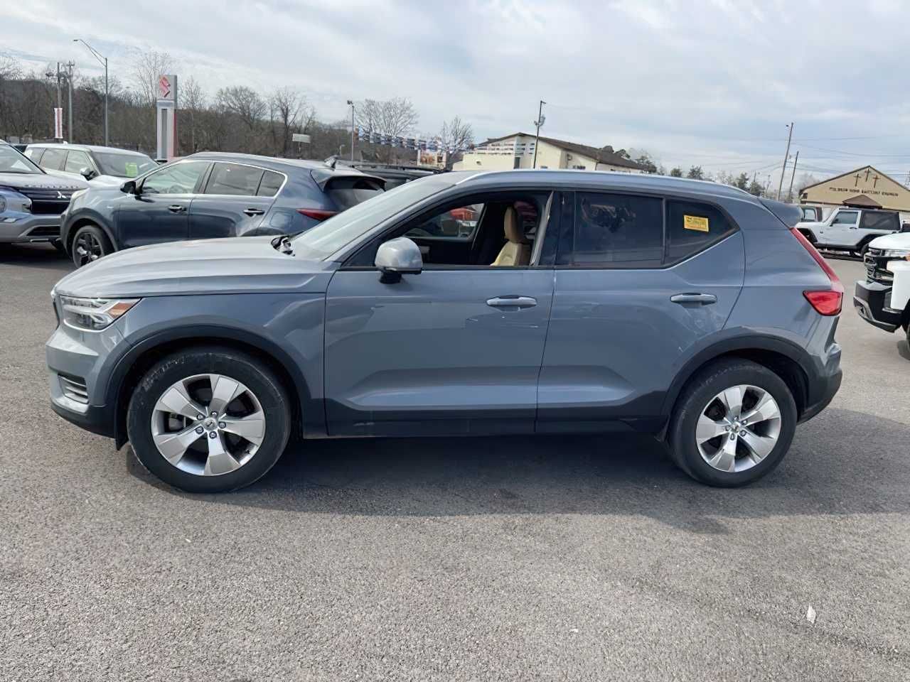 Volvo XC40 2020 Gray