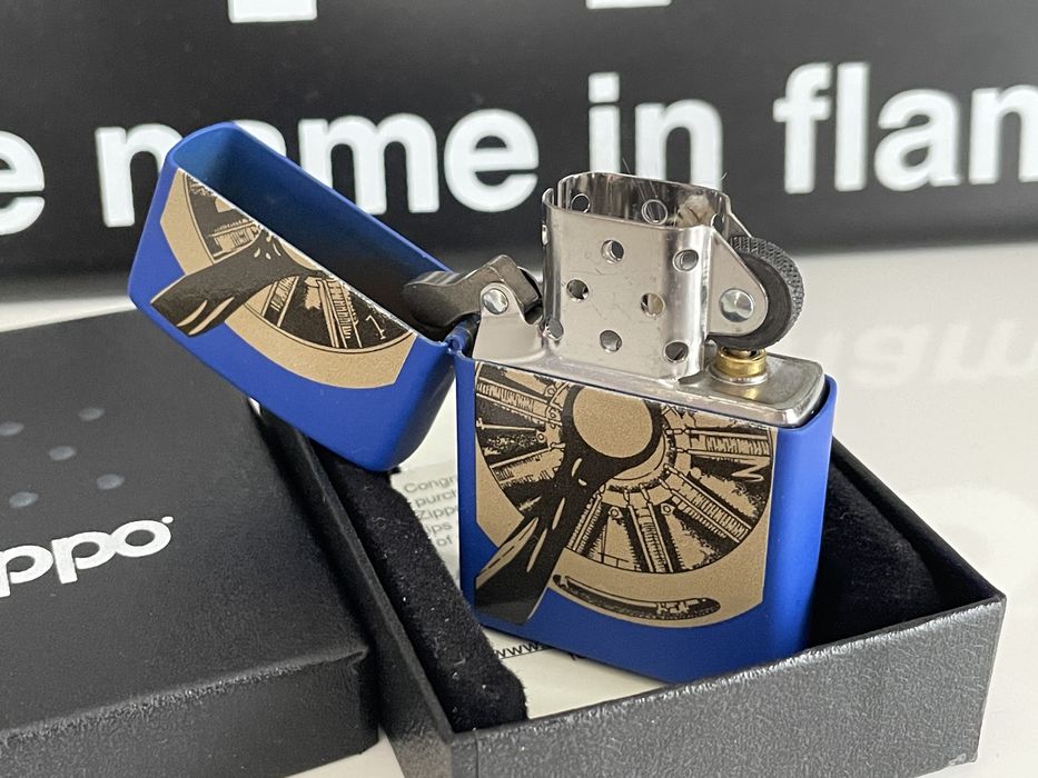 Zapalniczka Zippo 2017, Origin of Flight, lotnicza, Blue Matte