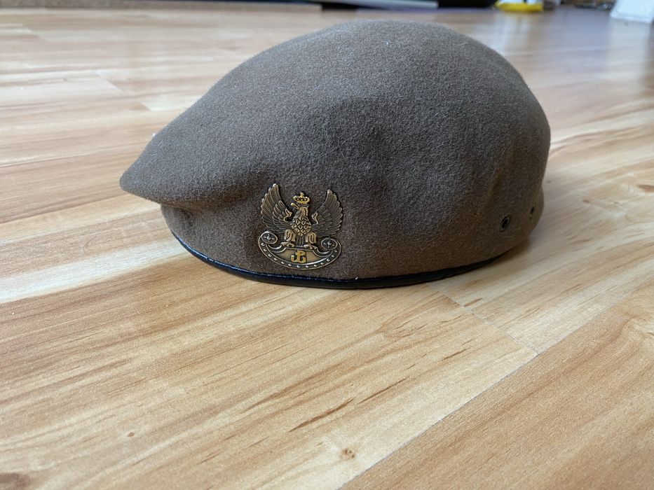 Beret w rozmiarze 58