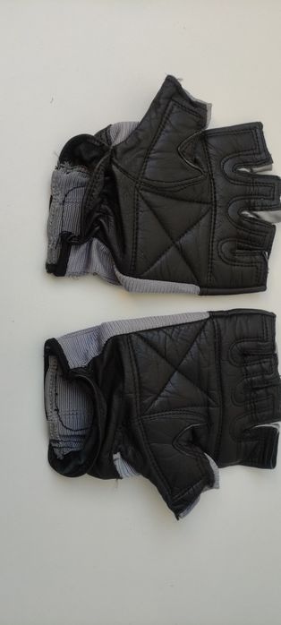 Luvas desportivas Pro master pele e nylon cinza e preta