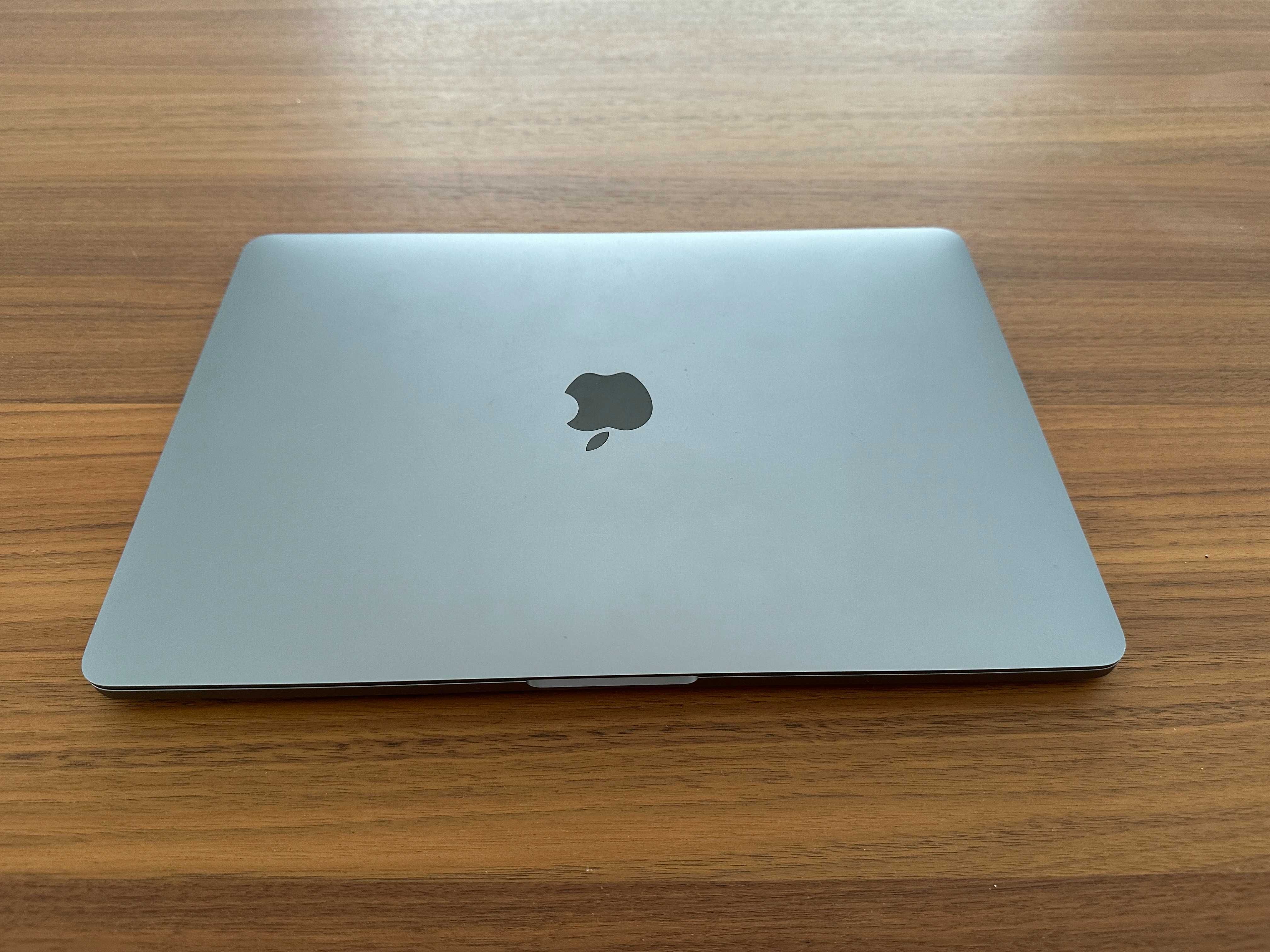 Mackbook Pro 13,3' | i5 | 2,3 GHz | 8GB RAM | 256 SSD