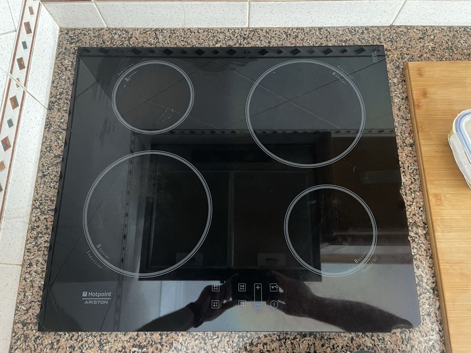 Placa induçao Ariston em estado quase novo a funcional plenamente