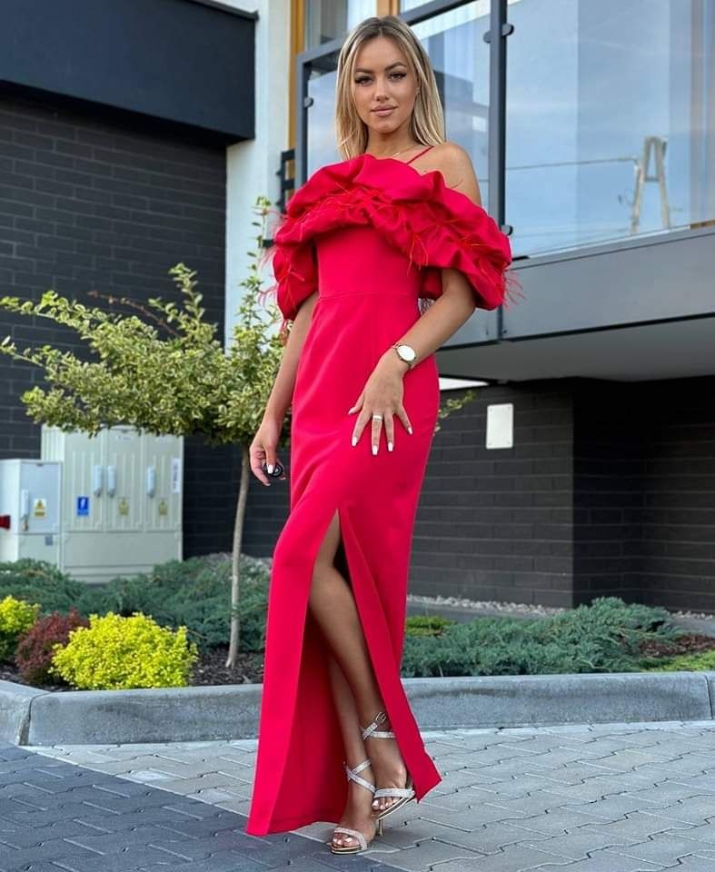 Sukienka czerwona 40/L,pióra 42,44 piórka długa maxi marina balowa